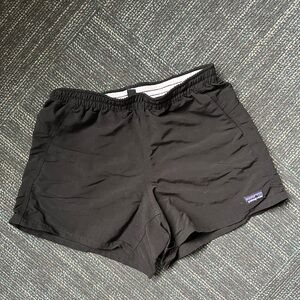 women’s black patagonia baggies size xs